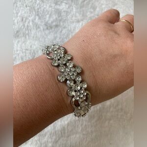 Hinged‎ Bracelet with Brilliant Stones